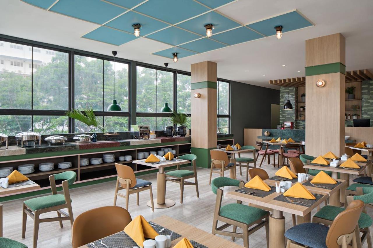Maxonehotels At Kota Harapan Indah-Бекаси Экстерьер фото