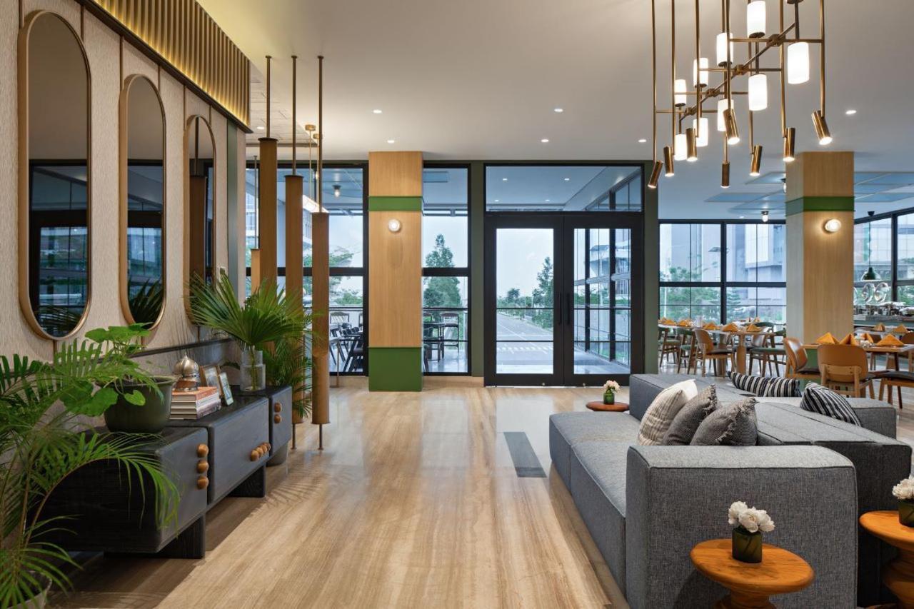Maxonehotels At Kota Harapan Indah-Бекаси Экстерьер фото