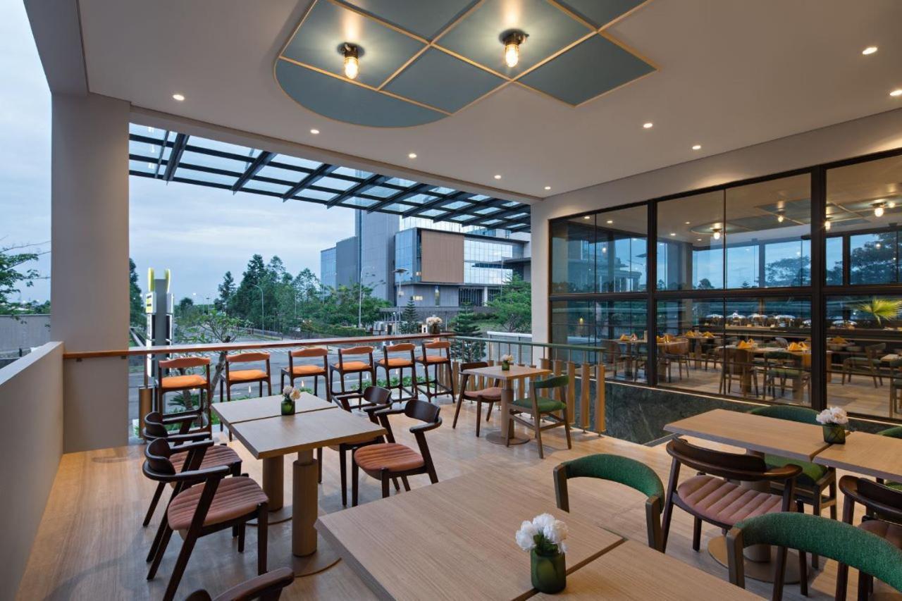 Maxonehotels At Kota Harapan Indah-Бекаси Экстерьер фото
