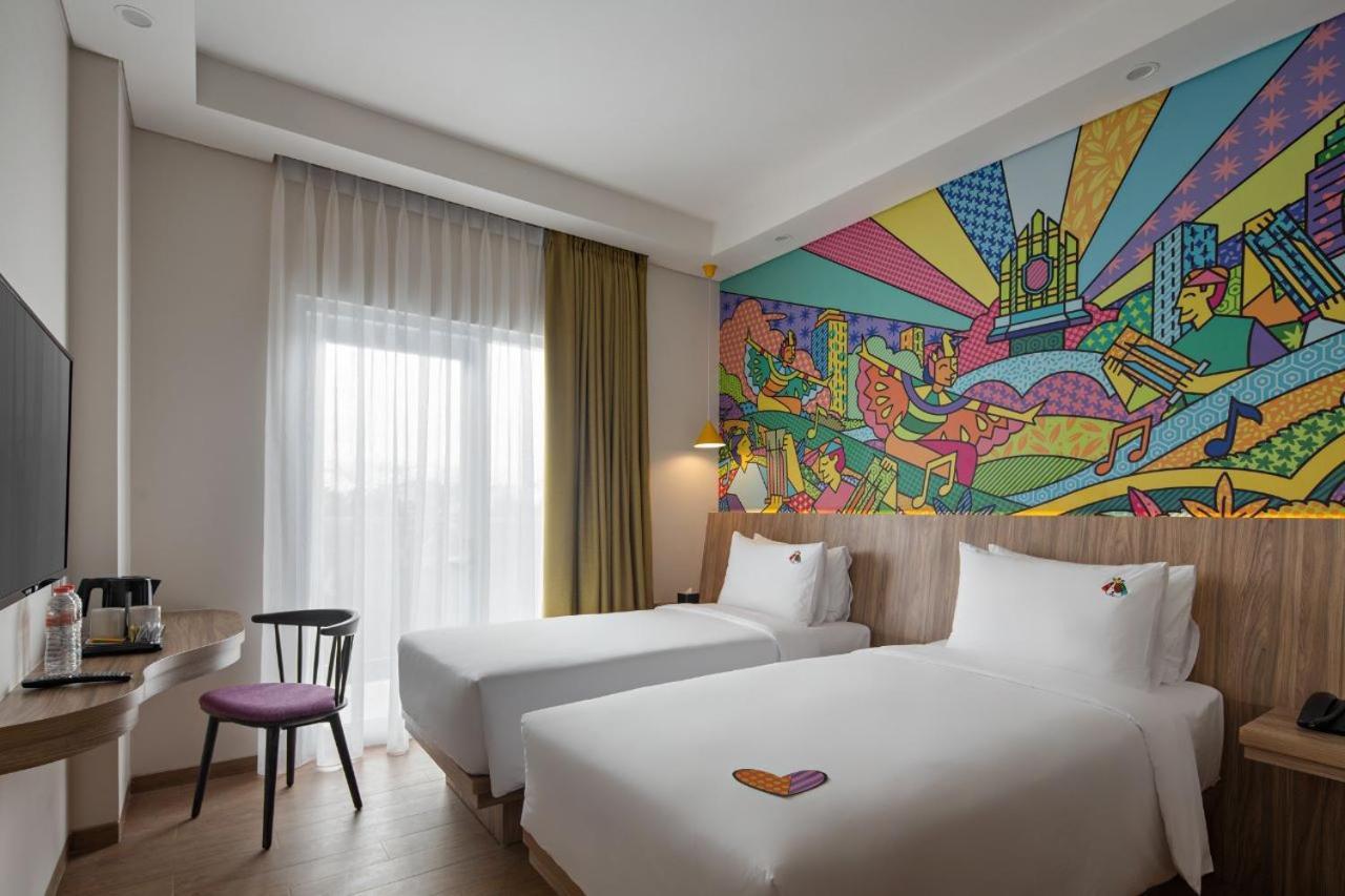 Maxonehotels At Kota Harapan Indah-Бекаси Экстерьер фото