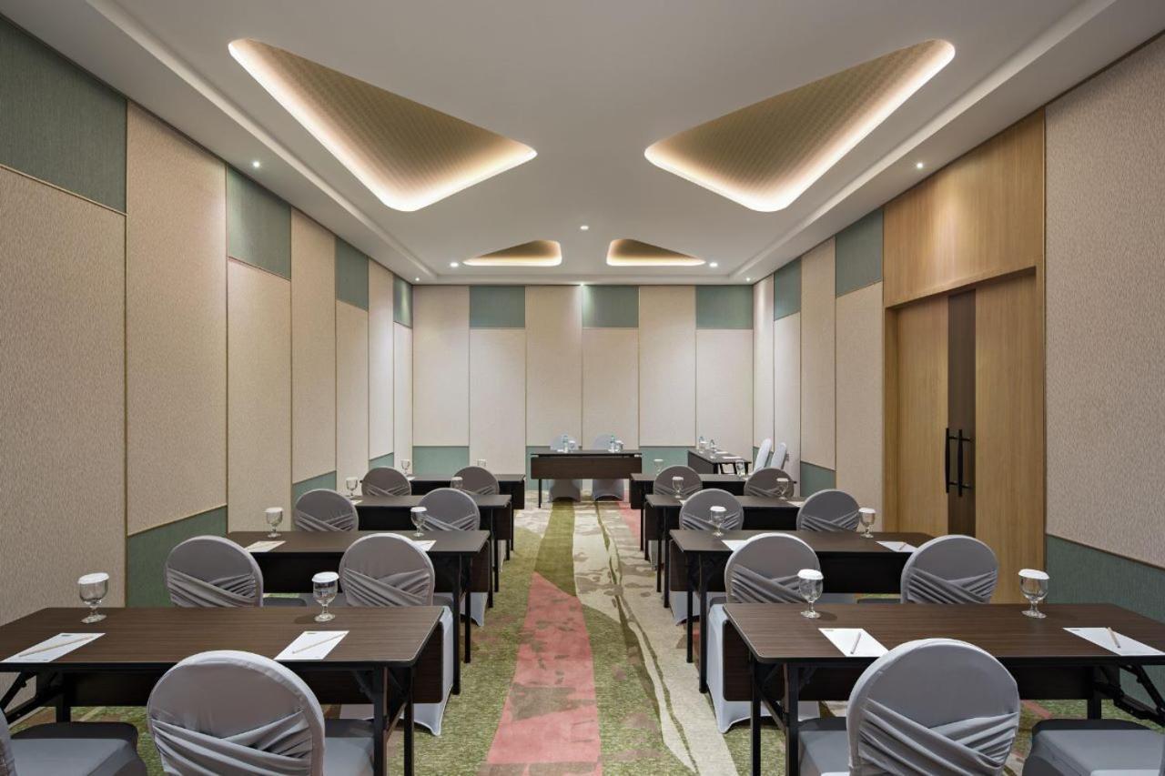 Maxonehotels At Kota Harapan Indah-Бекаси Экстерьер фото