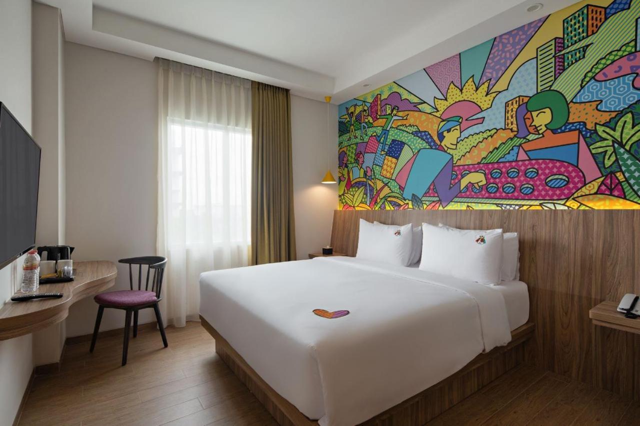 Maxonehotels At Kota Harapan Indah-Бекаси Экстерьер фото